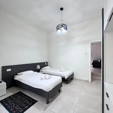 Sunshine Court No 2 * Sliema