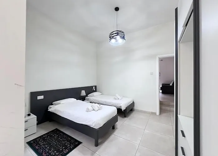 Sunshine Court No 2 * Sliema